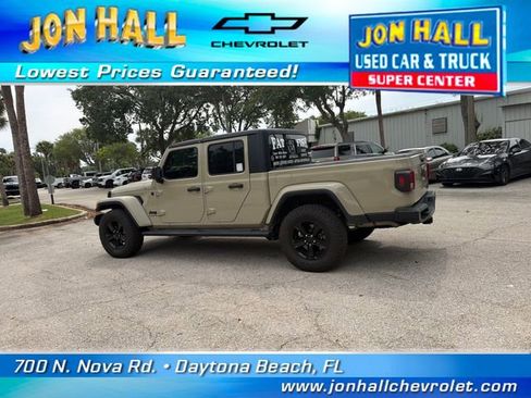 Used 2022 Jeep Gladiator Sport AWD/4WD image 6