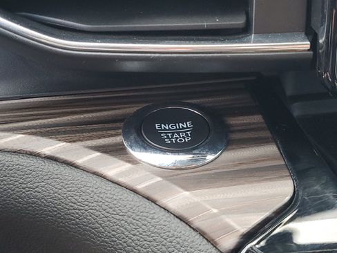 Used 2023 Ford Explorer Limited image 15