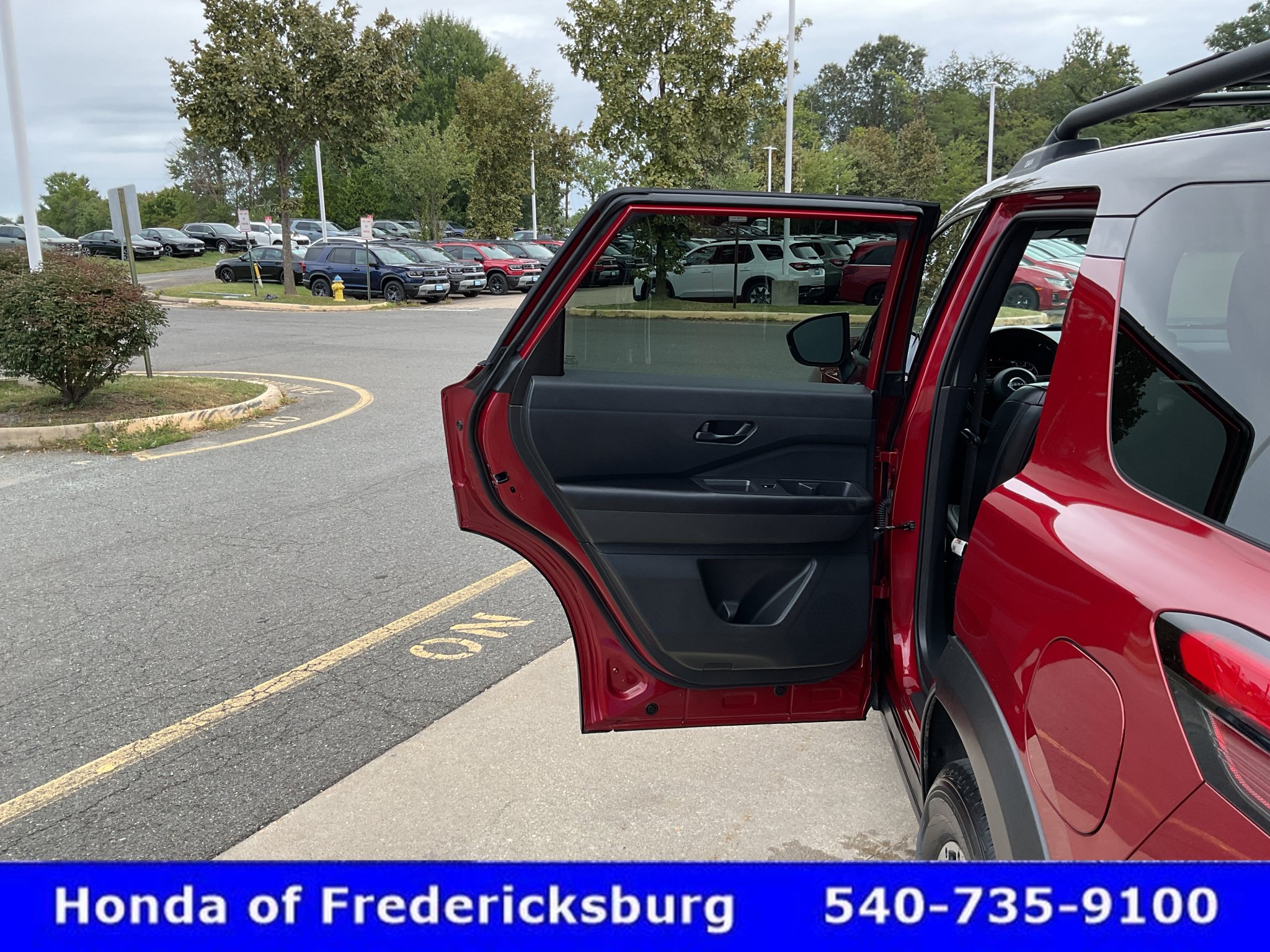 Used 2023 Nissan Pathfinder Rock Creek AWD/4WD image 19