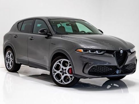 Used 2024 Alfa Romeo Tonale Veloce w/ Active Assist Package AWD/4WD image 5