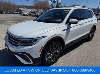 Used 2022 Volkswagen Tiguan SE w/ Panoramic Sunroof Package video 1