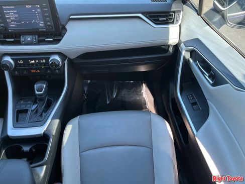 Certified 2020 Toyota RAV4 XLE Premium FWD image 18