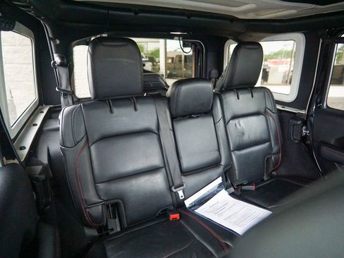 Used 2019 Jeep Wrangler Unlimited Rubicon AWD/4WD image 32