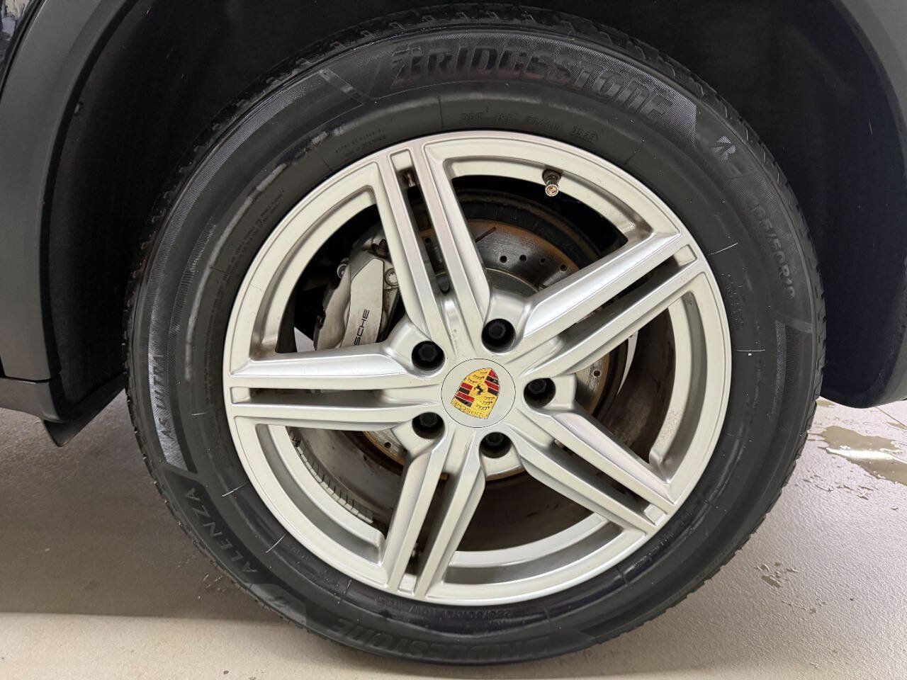 Used 2017 Porsche Cayenne S AWD/4WD image 30