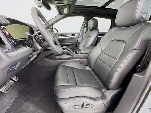 New 2026 Porsche Cayenne AWD/4WD image 5