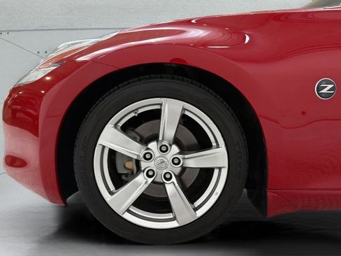 Used 2009 Nissan 370Z Touring image 36