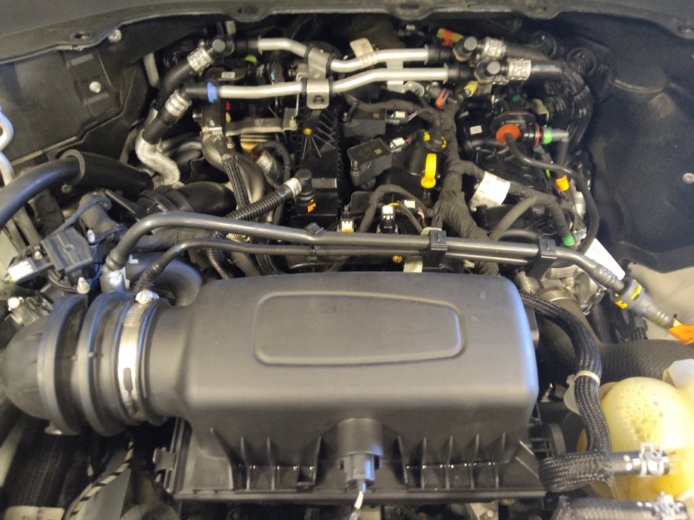 Used 2021 Ford Explorer XLT w/ Equipment Group 202A RWD image 30