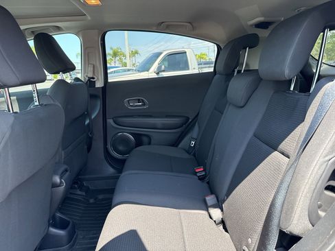 Used 2021 Honda HR-V EX image 9