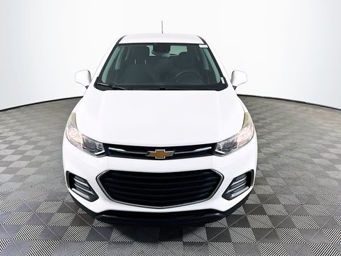Used 2020 Chevrolet Trax LS FWD image 2