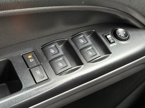 Used 2021 Chevrolet Colorado LT w/ LT Convenience Package image 21