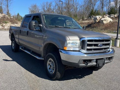 Used 2003 Ford F250 XL image 2