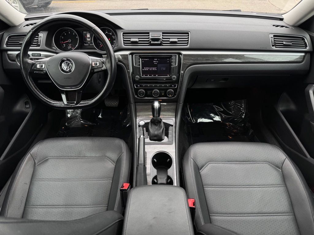 Used 2018 Volkswagen Passat 2.0T SE FWD image 17