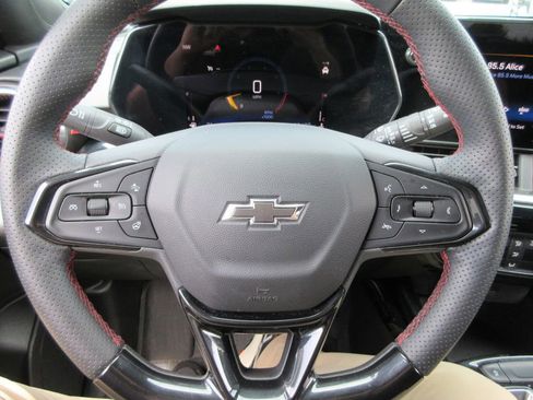 Certified 2025 Chevrolet Trax RS w/ Driver Confidence Package FWD image 25