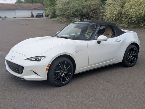 New 2026 MAZDA MX-5 Miata Grand Touring RWD image 14