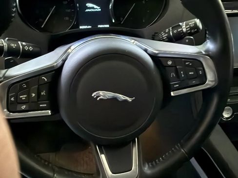 Used 2019 Jaguar F-PACE Prestige AWD/4WD image 13
