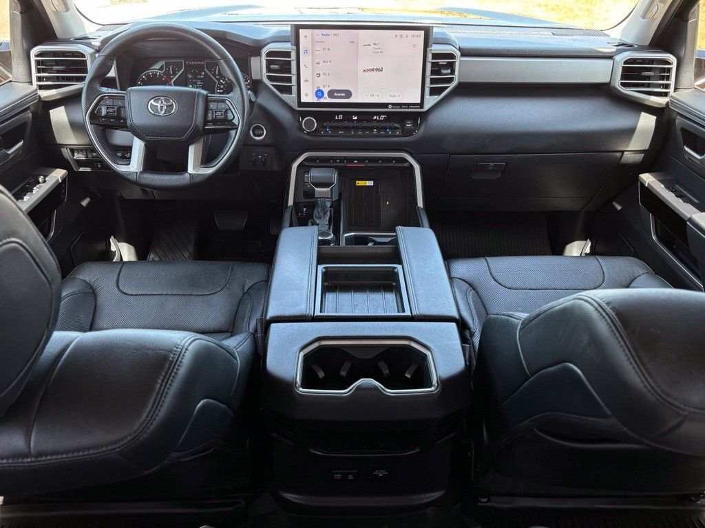 Used 2022 Toyota Tundra Limited w/ Power Package RWD image 9