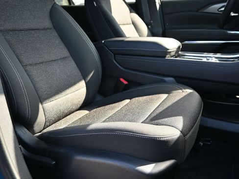 Used 2024 Chevrolet Traverse LT image 31