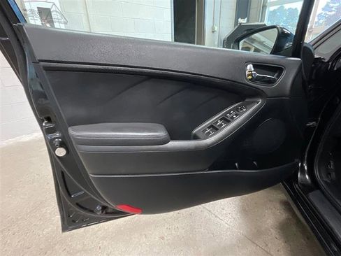 Used 2016 Kia Forte LX image 10