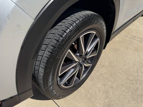 Used 2018 MAZDA CX-5 Touring w/ Preferred Equipment Package FWD image 17