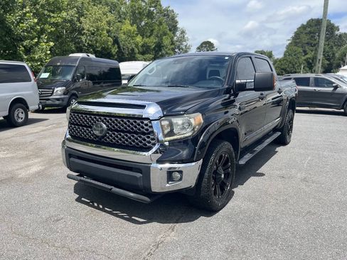 Used 2018 Toyota Tundra SR5 w/ SR5 Upgrade Package AWD/4WD image 4