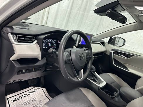 Used 2025 Toyota RAV4 XLE image 15