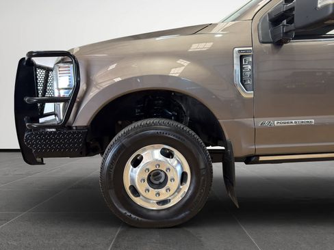 Used 2022 Ford F350 Limited image 9