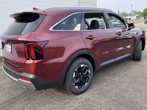 New 2025 Kia Sorento S image 16