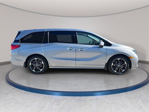 Used 2024 Honda Odyssey Elite image 5