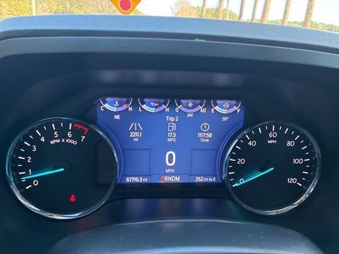 Used 2023 Ford Expedition XLT image 30