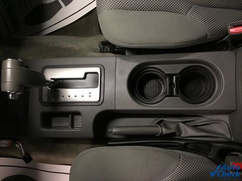 Used 2017 Nissan Frontier SV image 51