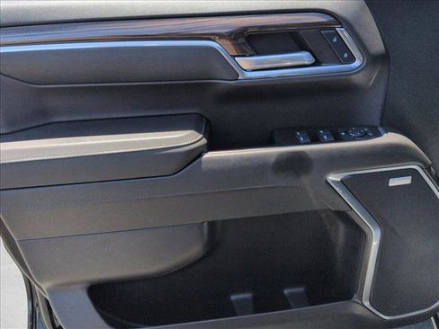 Used 2024 Chevrolet Silverado 1500 LT Trail Boss w/ Convenience Package II AWD/4WD image 3