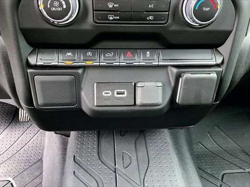 Used 2024 Chevrolet Silverado 1500 Custom image 16