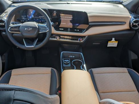 Used 2025 Chevrolet Equinox ACTIV w/ Safety and Technology Package image 8