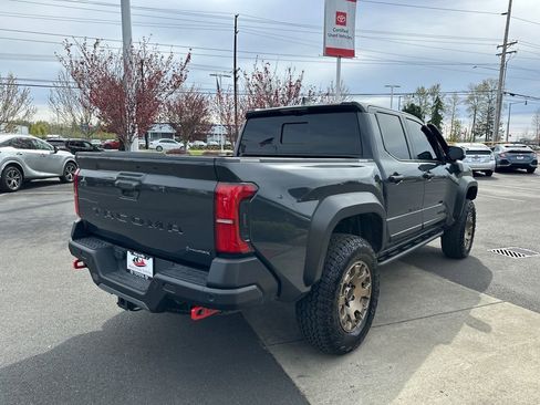 Used 2024 Toyota Tacoma Trailhunter image 5