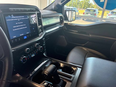 Used 2024 Ford F150 Lariat AWD/4WD image 19
