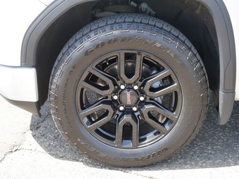 Used 2021 GMC Sierra 1500 Elevation w/ X31 Off-Road Package AWD/4WD image 15