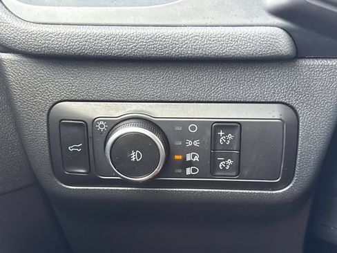 Used 2025 Ford Escape ST-Line Select AWD/4WD image 29