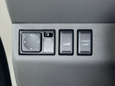 Used 2020 Nissan Frontier SV w/ Midnight Edition Floor Mats image 10