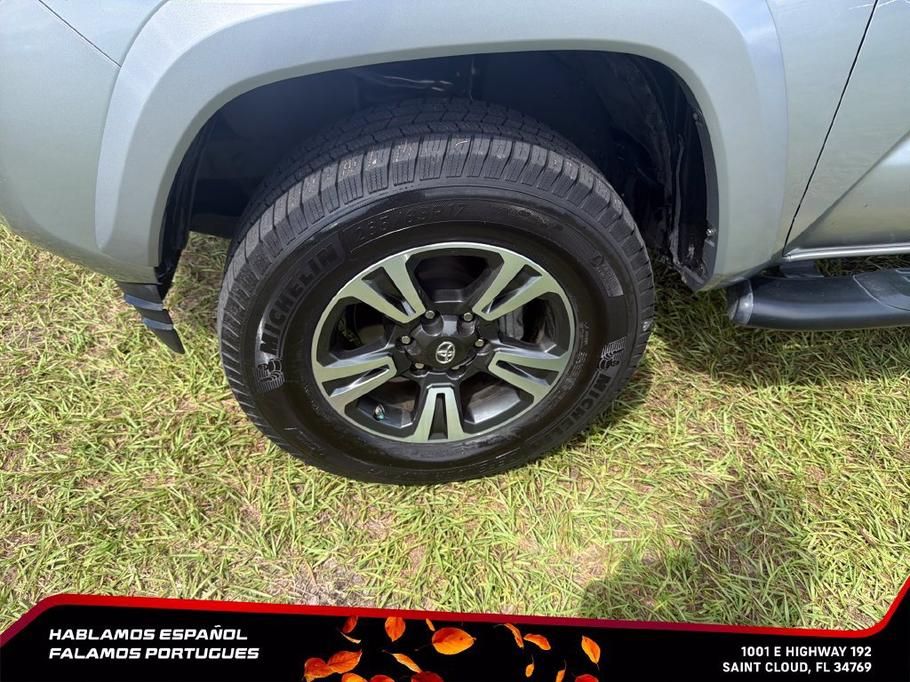 Used 2017 Toyota Tacoma TRD Sport w/ Tow Package RWD image 10