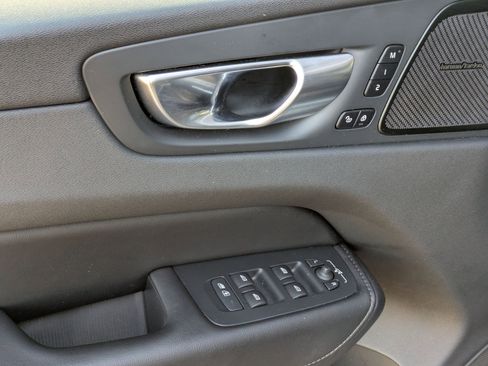 Used 2021 Volvo XC60 T5 Inscription image 10