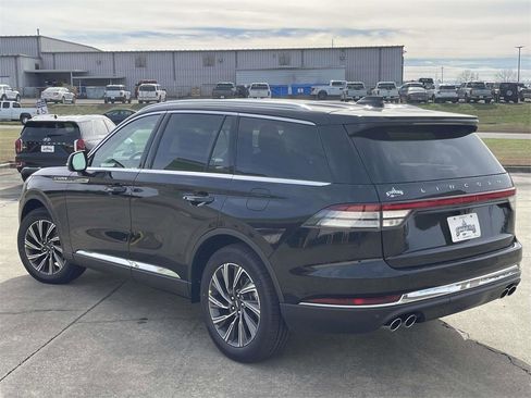 New 2026 Lincoln Aviator Premiere image 5