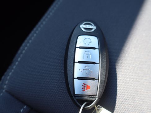 Used 2023 Nissan Titan SV w/ SV Convenience Package AWD/4WD image 29