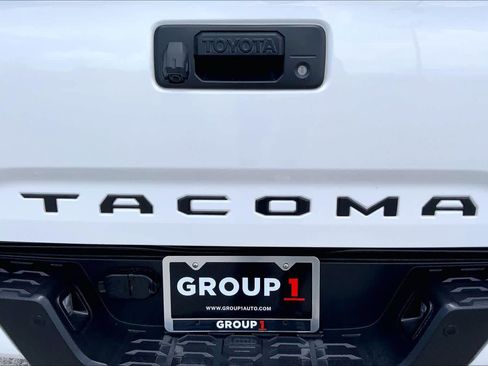 Used 2019 Toyota Tacoma TRD Sport w/ Technology Package AWD/4WD image 10