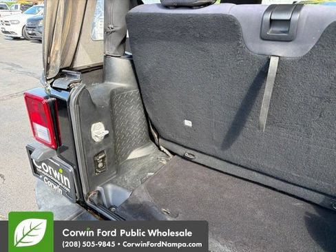 Used 2018 Jeep Wrangler Sport AWD/4WD image 28
