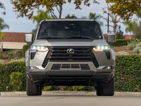New 2026 Lexus GX 550 image 3