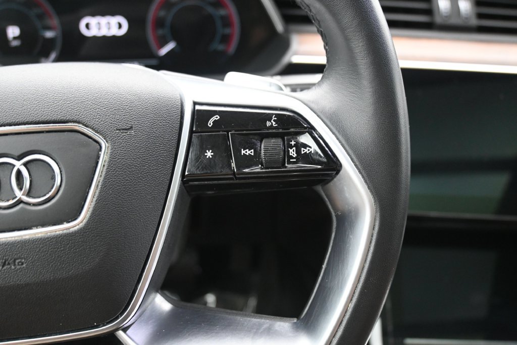 Used 2023 Audi e-tron Premium AWD/4WD image 22