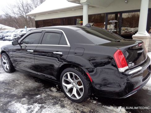 Used 2015 Chrysler 300 C w/ Light Group image 4