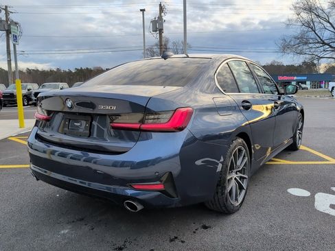 Used 2021 BMW 330i xDrive Sedan w/ Premium Package image 7