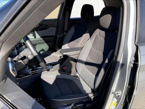 Used 2024 Chevrolet TrailBlazer LT w/ LT Cold Weather Package image 15