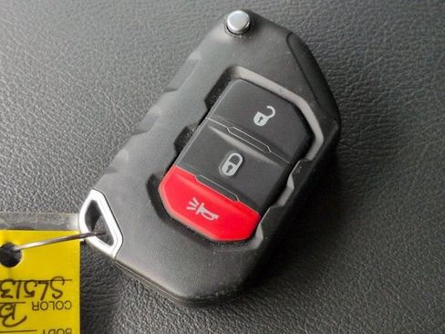 Used 2025 Jeep Gladiator Sport AWD/4WD image 27
